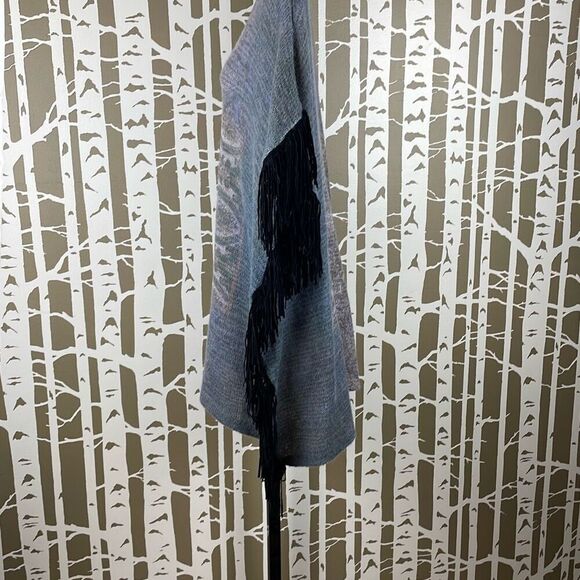 Boho Fringe Trim Poncho - Picture 6 of 10